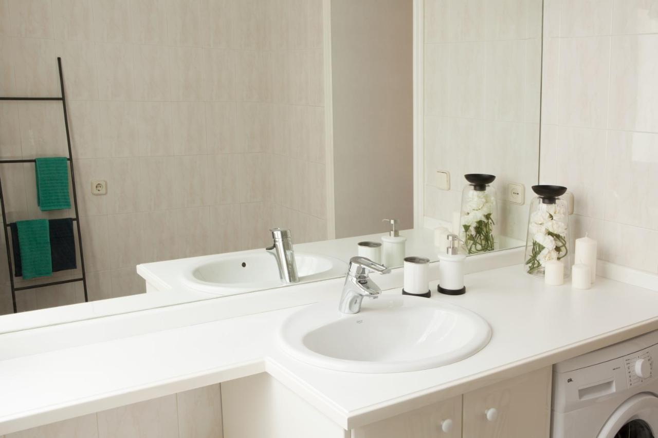 マドリードGran Via Central Lovely Private Apt In The Heart Of Chuecaアパートメント エクステリア 写真