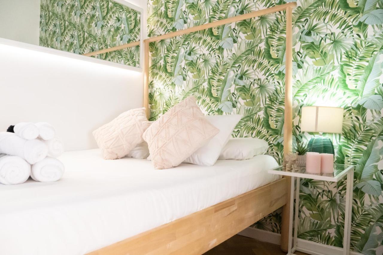 マドリードGran Via Central Lovely Private Apt In The Heart Of Chuecaアパートメント エクステリア 写真